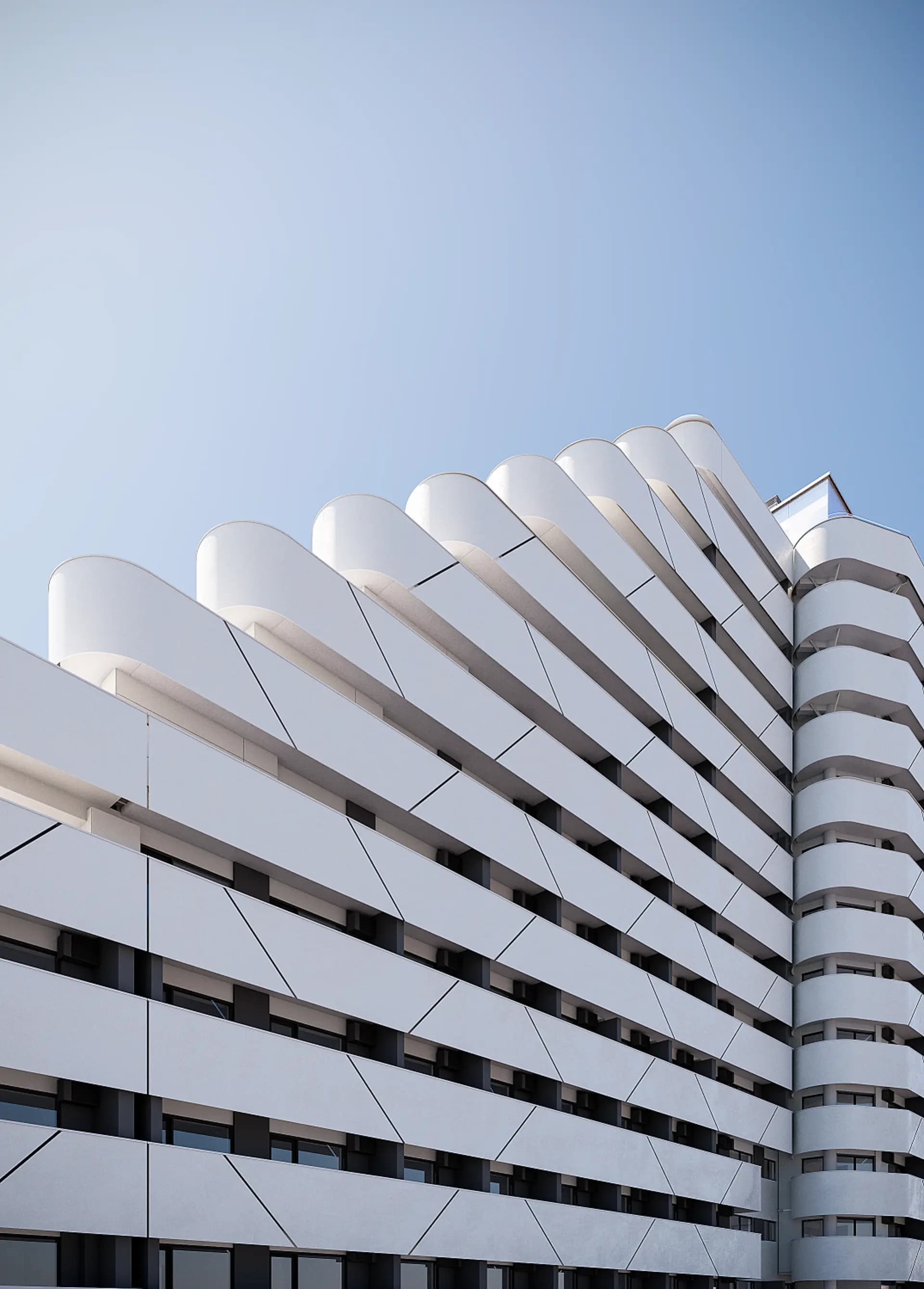 ЖК Лайнер — ракурс снизу, волнообразные балконы